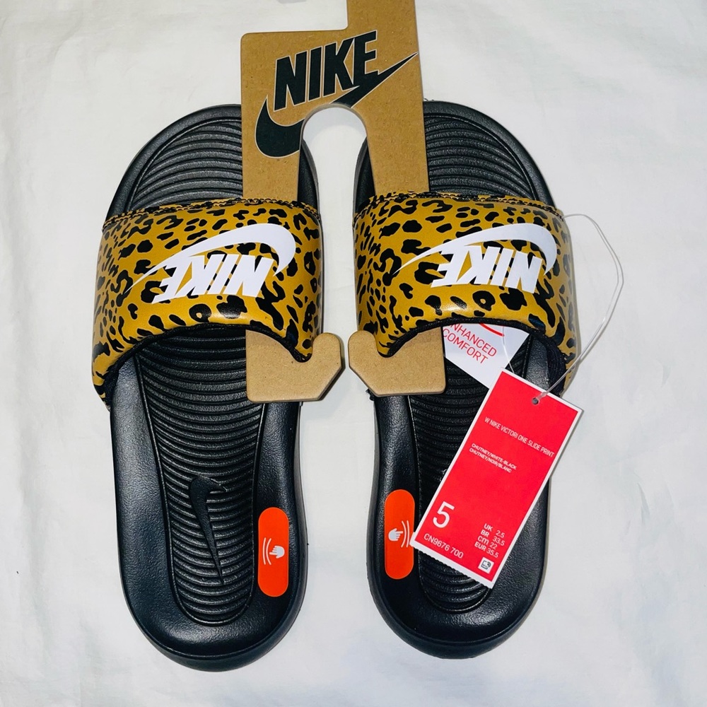 NWT-Nike Women Victori One Slide Print Sz 5 Chutney/White-Black